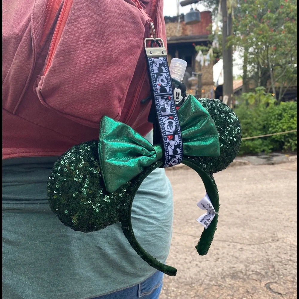 Handmade Minnie ears holder keychain in Mickey Mouse design